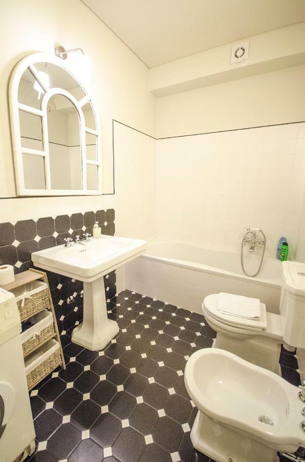 Azeglio Apartment, A Due Passi Da Piazza Maggiore Bolonya Dış mekan fotoğraf